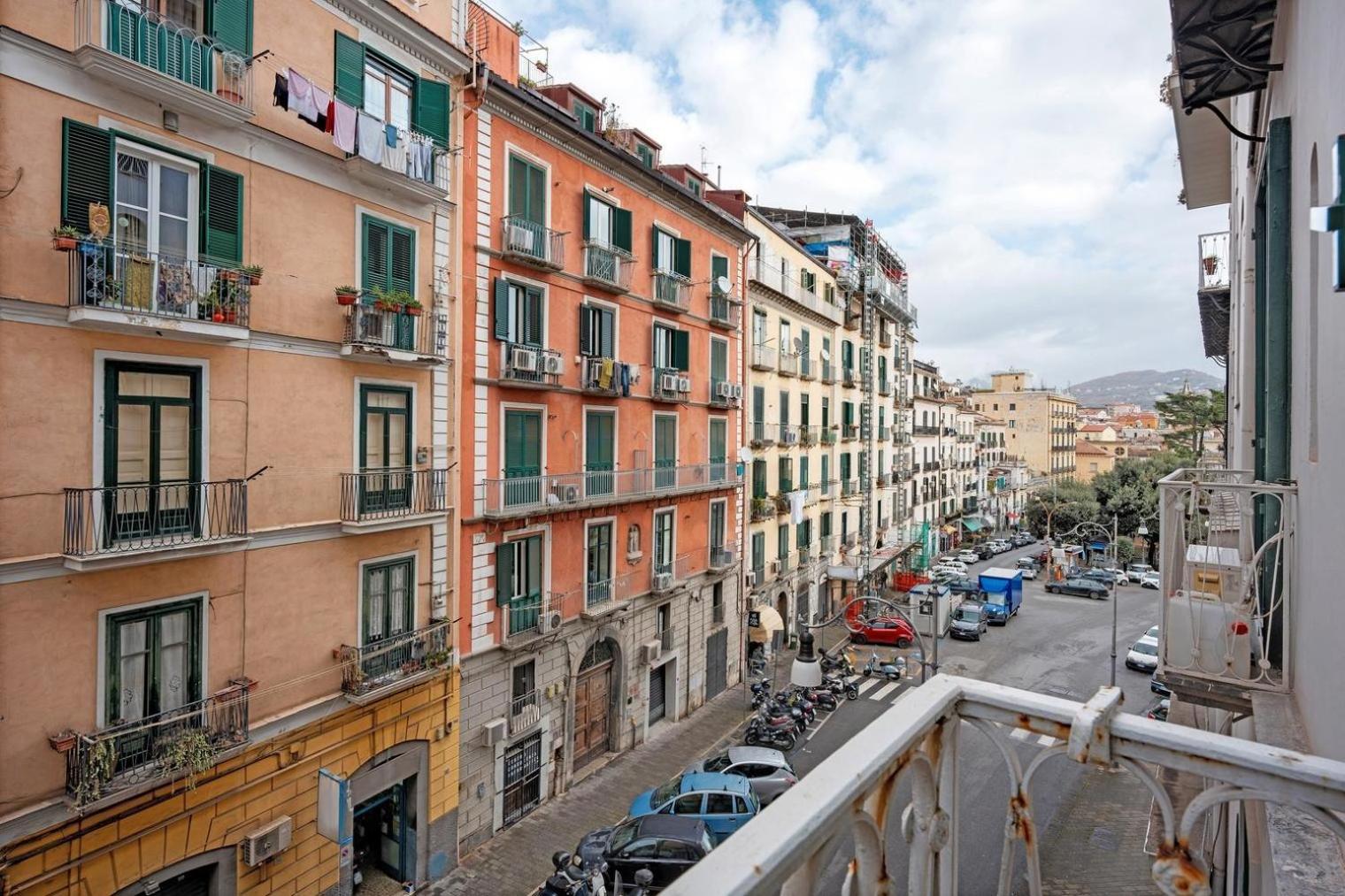 B&B Verdi Salerno Buitenkant foto